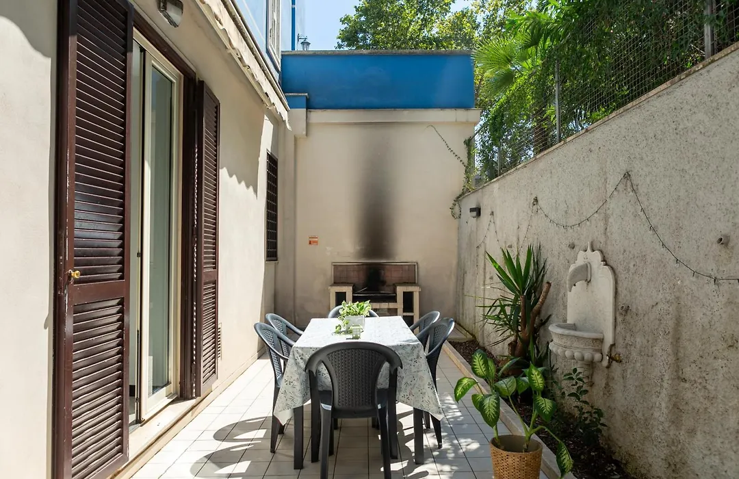 Green Apartmente S Camillo - 2 Bedroom Apartment With Garden And Bbq - By Holiday Homes Rome-1
